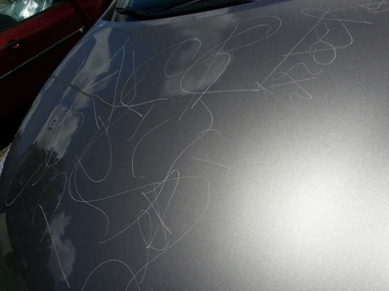 Plusieurs personnes victimes de dégradation de véhicules à Sainte-Marie