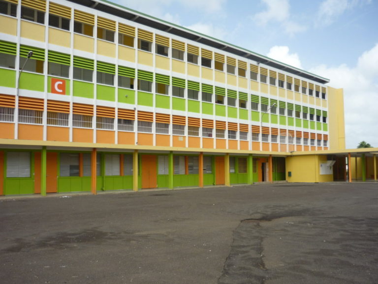 Une lycéenne rouée de coups à la sortie des cours aux abords du lycée Chevalier de Saint-Georges en Guadeloupe