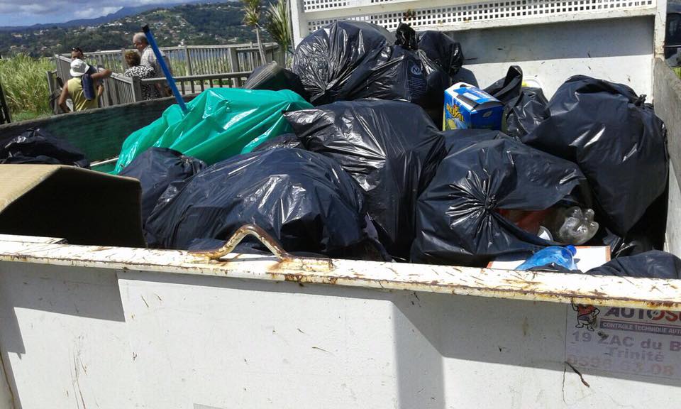 Déchets opération plages propres trinité