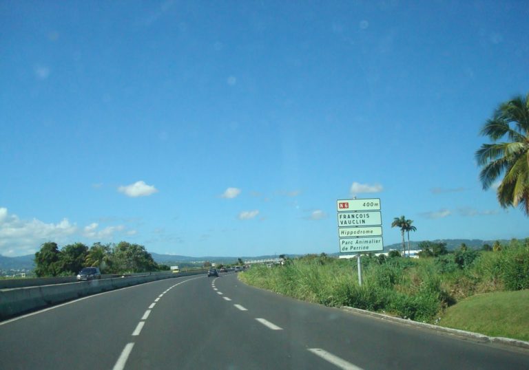 La 3ème voie de la RN5 entre Carrère et l&rsquo;Aéroport dans le sens Ducos/Lamentin fermée
