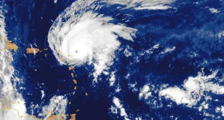 Les îles de Saint-Barthélemy et de Saint-Martin en vigilance violette à 13 heures
