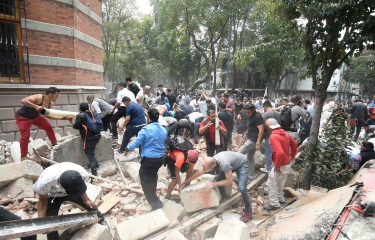 Un puissant séisme de magnitude 7,1 frappe le Mexique deux semaines après un premier de 8,4