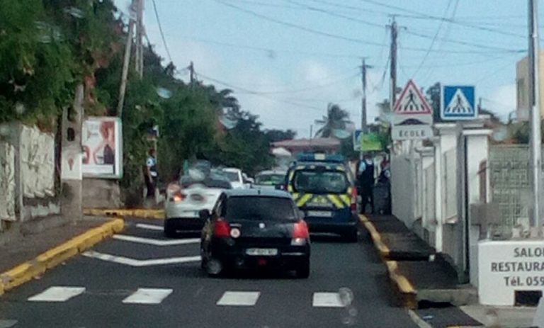 Course poursuite à Schoelcher. Un policier à moto blessé
