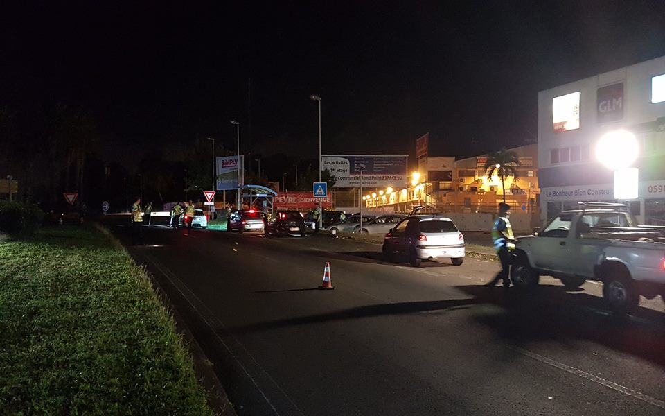Contrôles routier gendarmerie à Ducos. Photo : gendarmerie de Martinique.