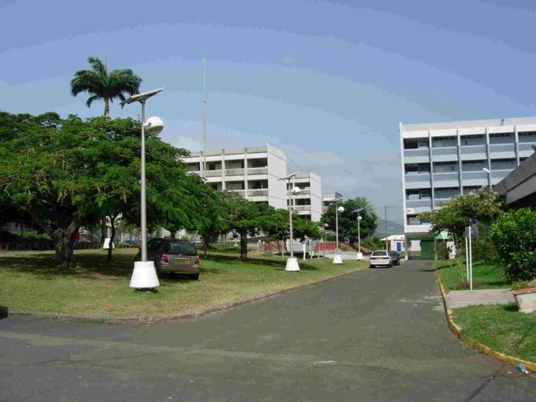 Fin de la demi-jauge pour les collégiens et lycéens à partir du 10 mai avec réouverture des cantines