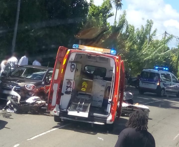 Un motard renversé sur la route de Jeanne d'Arc au Lamentin
