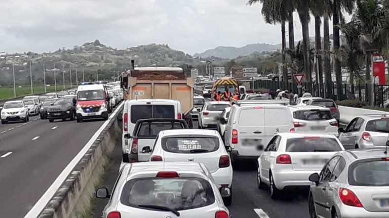 Un piéton fauché sur la RN5 après la deuxième station de l&rsquo;aéroport (direction Ducos)
