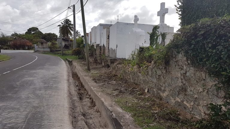 Affaissement d&rsquo;une partie du mur du cimetière du François. Un mur mis en sécurité