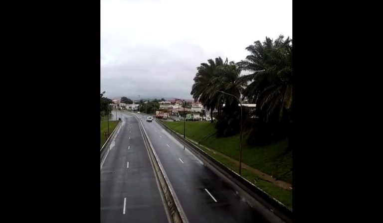 Tempête tropicale Dorian : circulation difficile sur la RN5 à Rivière-Salée (VIDÉOS)