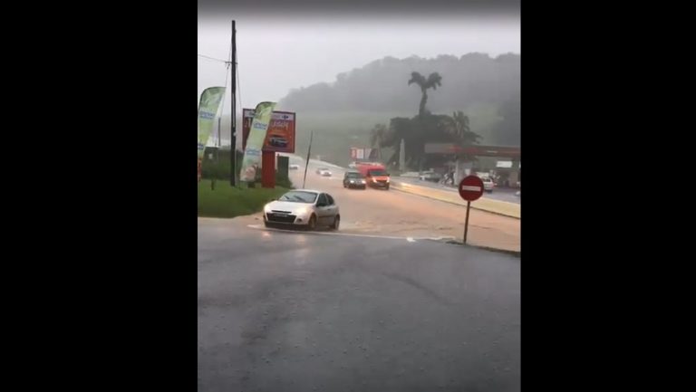 La zone du Bac et le bourg de Trinité touchés par les eaux (VIDÉOS)
