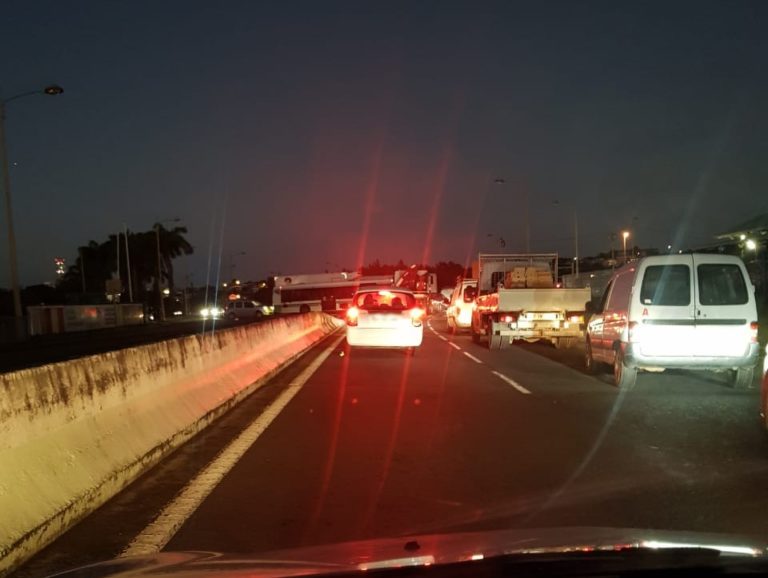 Les chauffeurs de Mozaïk toujours mobilisés ce vendredi avec des bus postés un peu partout