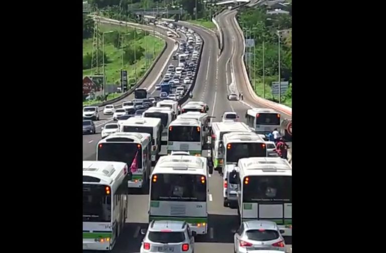 Circulation très perturbée sur l&rsquo;autoroute au niveau du pont de Californie au Lamentin (VIDÉOS)