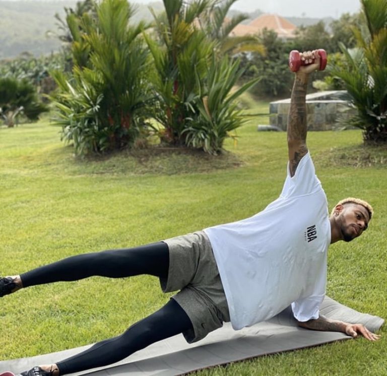 Le footballeur Martiniquais Jeff Reine-Adélaïde de l’Olympique Lyonnais en Martinique