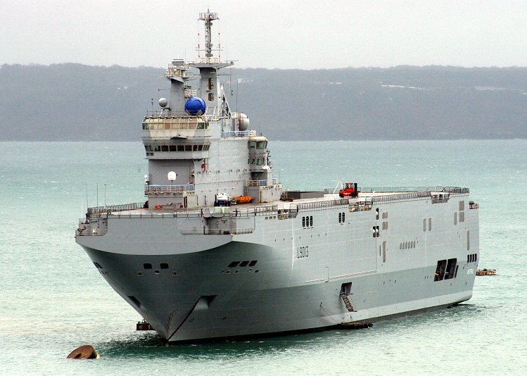 Le porte-hélicoptère l'amphibie Mistral bientôt déployé aux Antilles Guyane.