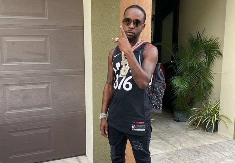 L&rsquo;artiste Jamaïcain Popcann a un tout nouveau look