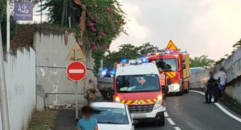 Une voiture sur le toit sur la Rocade de Fort-de-France fait un blessé, ce lundi en fin d&rsquo;après-midi