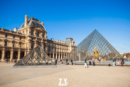 Le Musée du Louvre à Paris