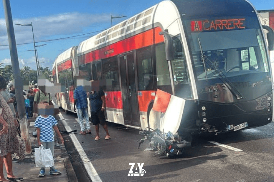Accident moto TCSP piéton