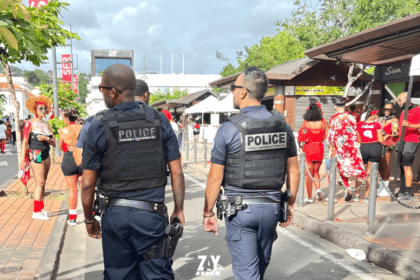Policiers dans les rues de Fort-de-France, le mardi gras. Photo : police nationale de Martinique.