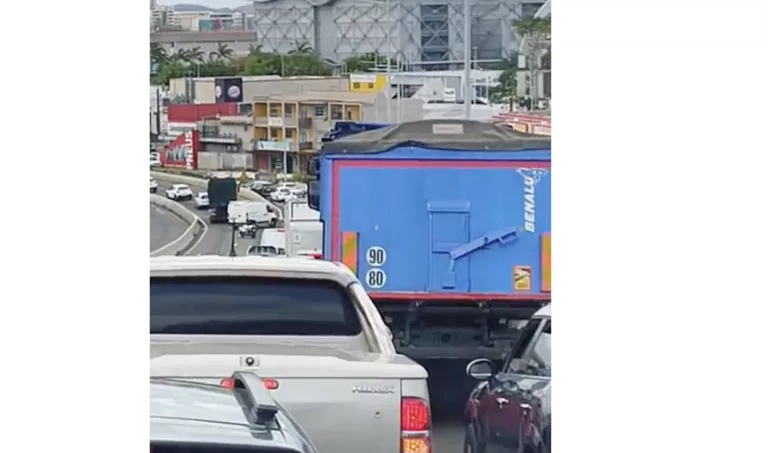 Fortes perturbations sur la Rocade à Fort-de-France après un accident de deux-roues