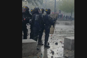 Manifestations du 17 octobre en France, scènes de chaos et pillages à Paris, plus de 400 interpellations