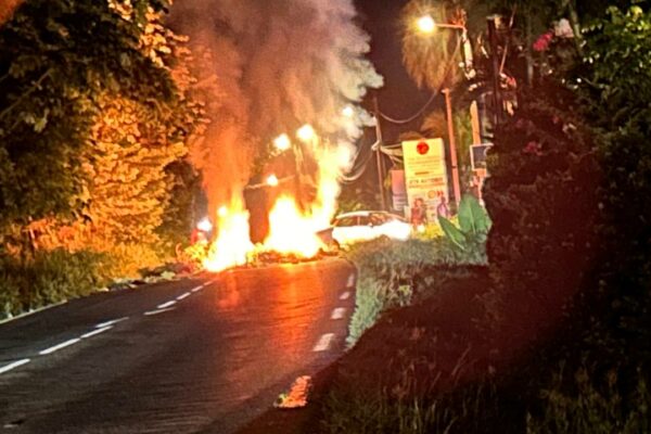 Des barrages enflammés érigés dans plusieurs communes durant la nuit, pompiers et forces de l’ordre mobilisés