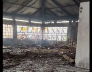 Après l’incendie du gymnase du collège Édouard-Glissant au Lamentin, l’académie condamne un acte « odieux »