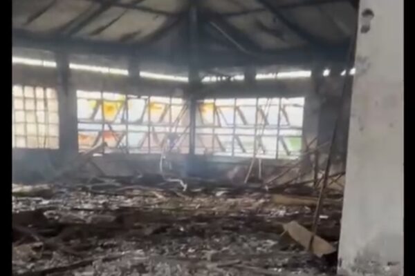 Après l’incendie du gymnase du collège Édouard-Glissant au Lamentin, l’académie condamne un acte « odieux »