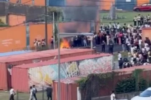 Mobilisation au lycée de Bellevue en Martinique les élèves dénoncent le manque de moyens et des conditions d’étude difficiles